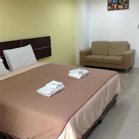 Diamond Bangkok Apartment Exterior photo