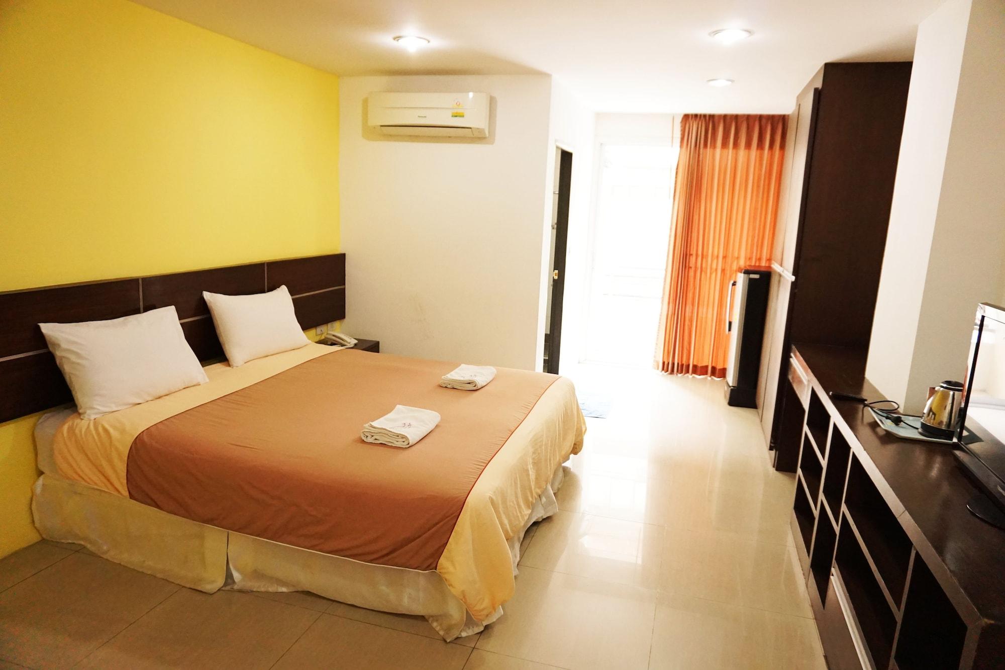 Diamond Bangkok Apartment Exterior photo